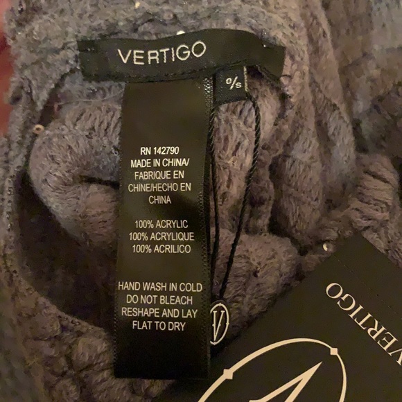 Vertigo Textured Sequin Knit Fringe Poncho OS NWT - Picture 8 of 8